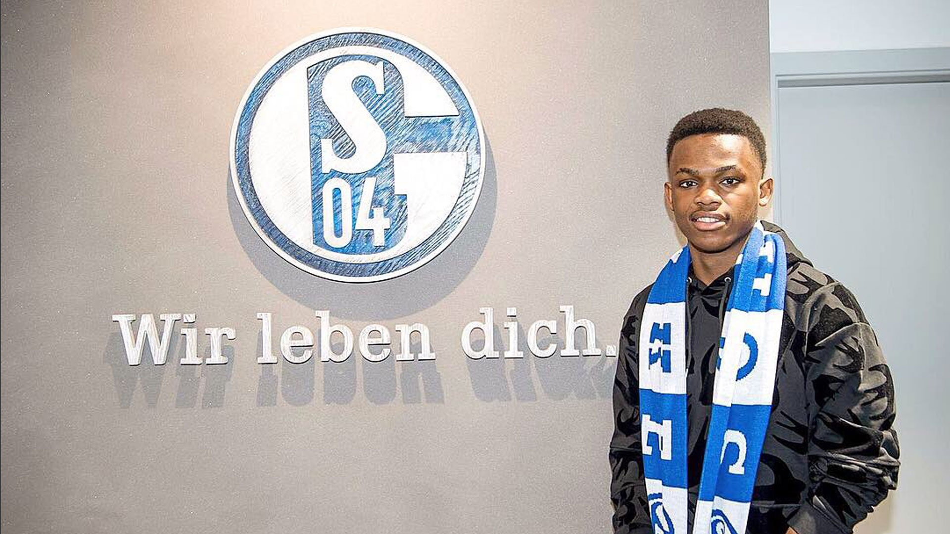 面对一个不 面对一个不