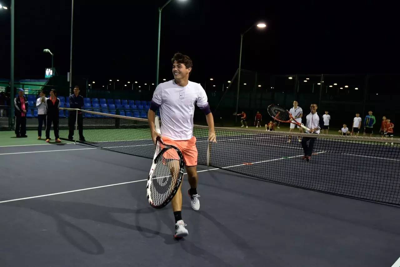 这打擦边球 这打擦边球